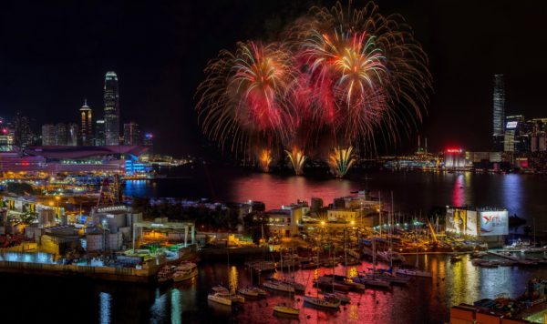 Новый год в Гонконге, курорт Нуса-Дуа на Бали и «наше» Рождество в Сингапуре точно под праздничные выходные за 99 000 RUB