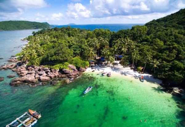 Куала-Лумпур, Ханой и пляжный отдых на острове Фукуок за 78 000 RUB в марте с индивидуальными трансферами и круизом по бухте Халонг