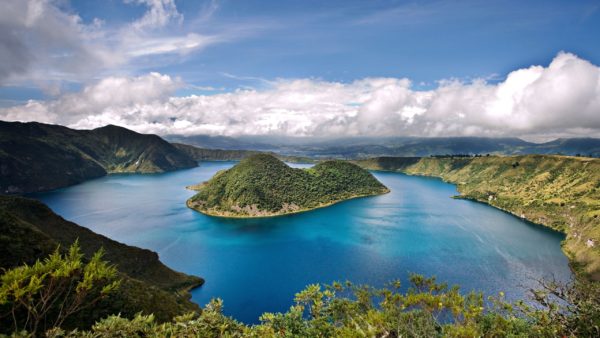 Путешествие с экскурсиями по Панаме, Эквадору и Галапагосским островам за 274000 RUB на майские праздники