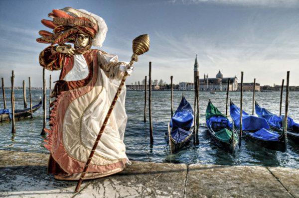 Грандиозное событие: Венецианский карнавал в феврале, экскурсия в Мурано, Бурано и Торчелло и несколько дней в Риме за 50 000 RUB