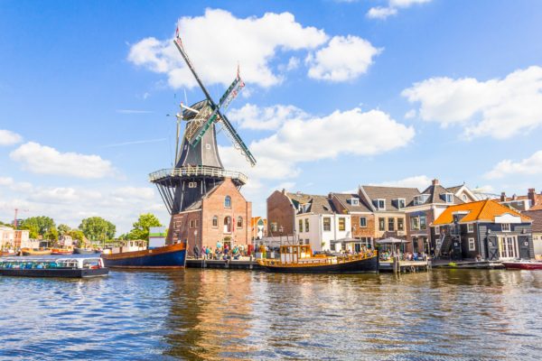 Страна тюльпанов и мельниц — Нидерланды: Энкхёйзен, Ден Хелдер, Нордвейк и Амстердам за 45 000 RUB на майские праздники