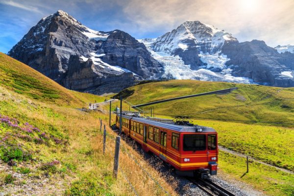 Большое путешествие по Швейцарии за 9 дней: Цюрих, Берн, Женева, Церматт и Люцерн за 89 000 RUB в августе