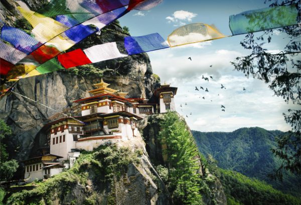 Путешествие в запретное королевство Бутан с эксклюзивной программой и гидом-экскурсоводом на английском языке за 125 000 RUB в марте