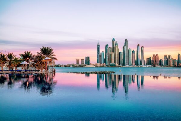 Неделя в ОАЭ в декабре: пляжи Дубая, красные дюны и сафари на верблюдах