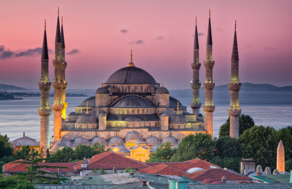Белоснежные каскады Памуккале, фантастические пейзажи Каппадокии и величественный Стамбул за 109 500 RUB в октябре
