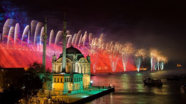 Летим в конце декабря в Египет в безветренные бухты Шарм-Эль-Шейха и встречаем Новый год в Стамбуле за 83 000 RUB