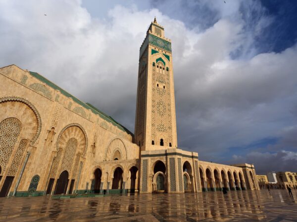 Марокко в мае с англоговорящим гидом: красочный Марракеш, Высокий Атлас, достопримечательности Феса, голубой город Шефшауэн, Волюбилис и Касабланка за 167 000 RUB