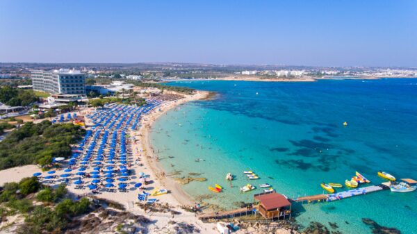 Солнечный остров Кипр на майские: пляжный отдых в Айя-Напе, сафари на джипах, тропа Артемиды и водопад Милломерис